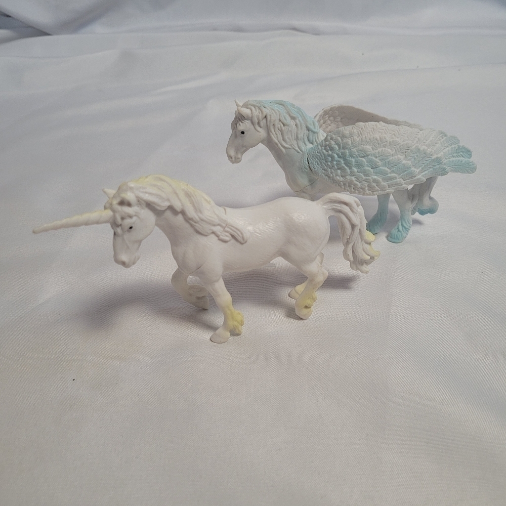 Lot of 2 Greenbrier International Mythical Figures Unicorn Pegasus NWOT